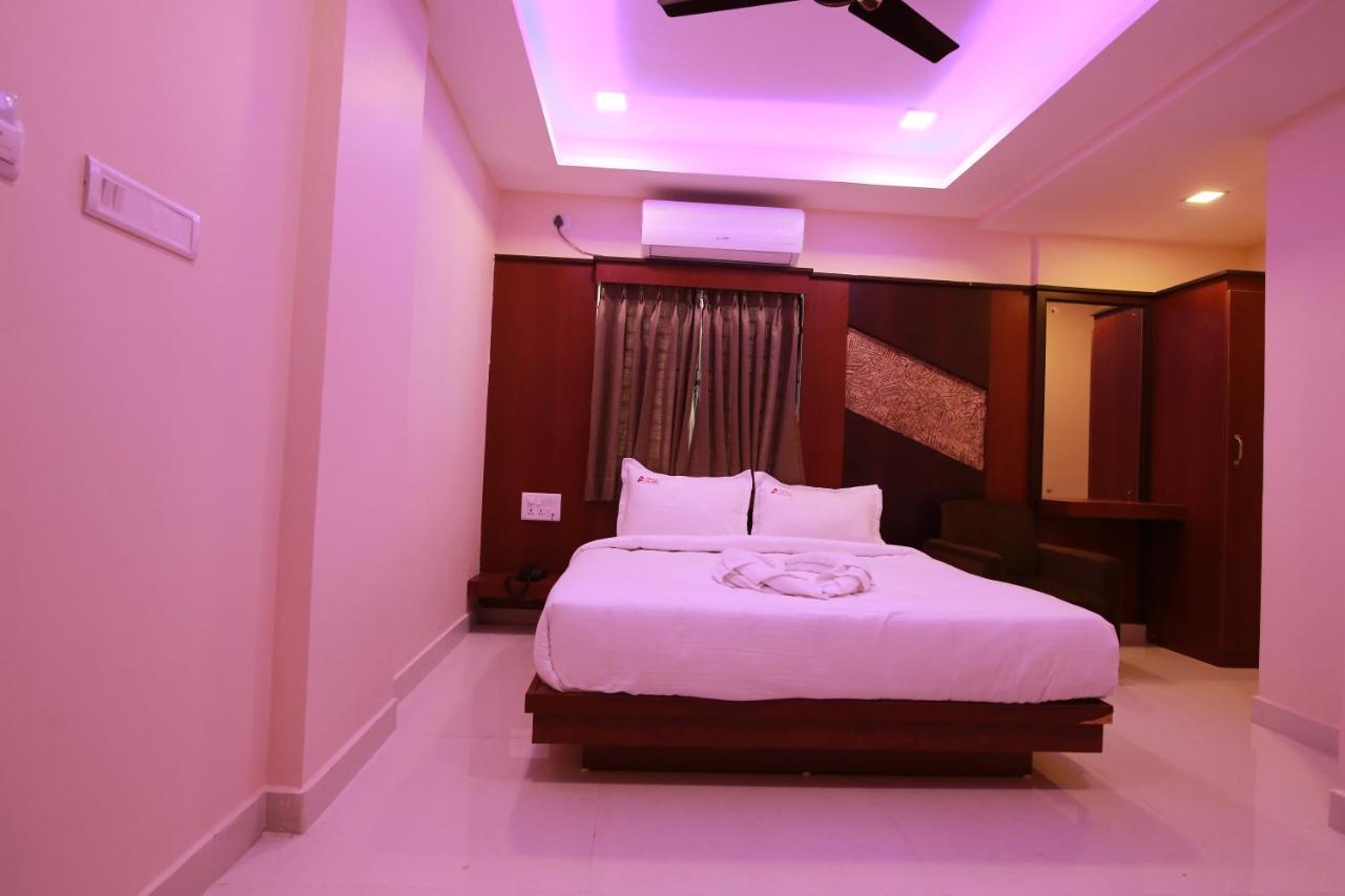 Hotel Apple Suites Bangalore Exteriör bild